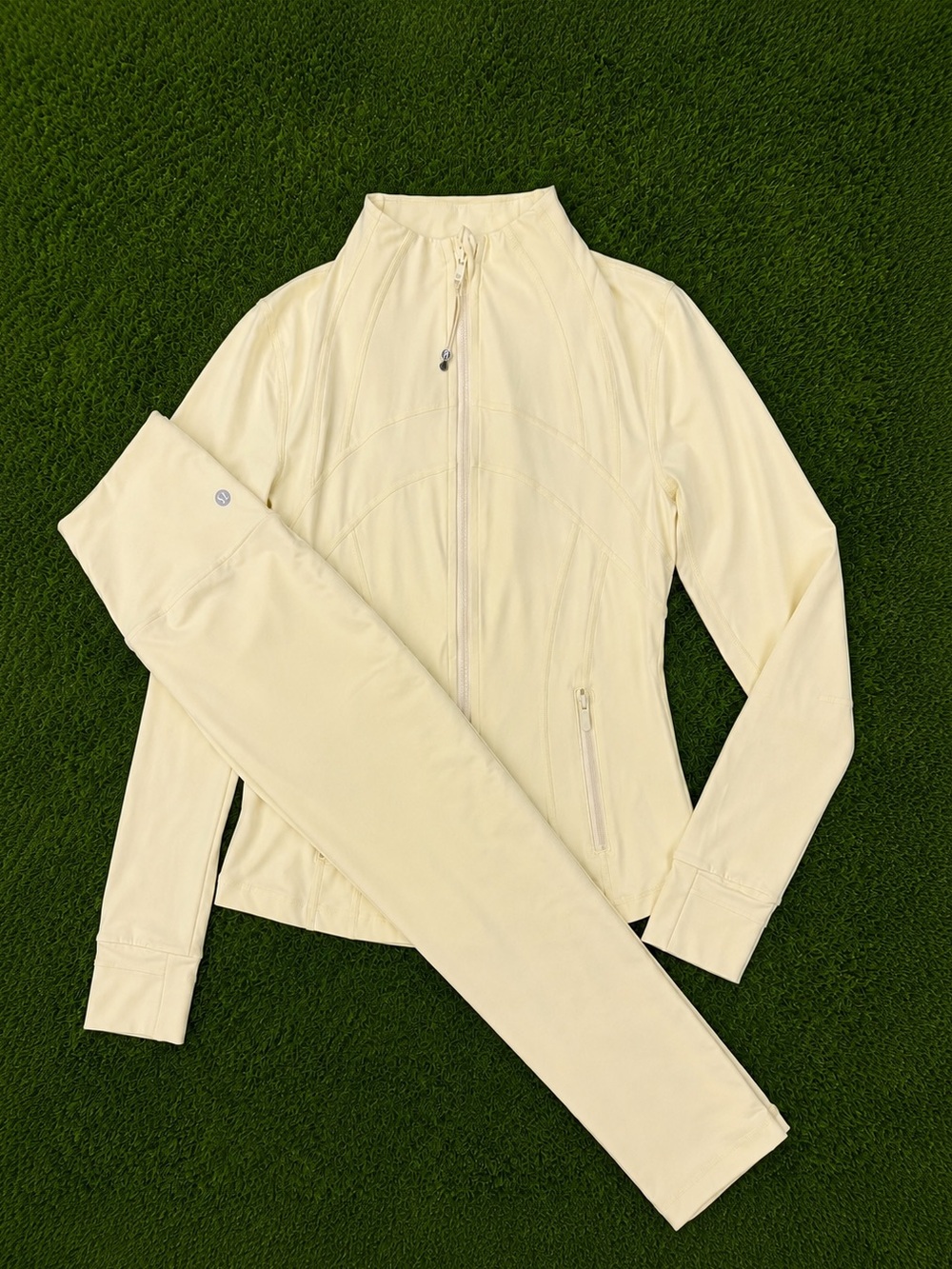Lululemon Buttercream Nulu Cropped Jacket & Leggings Set Size 6